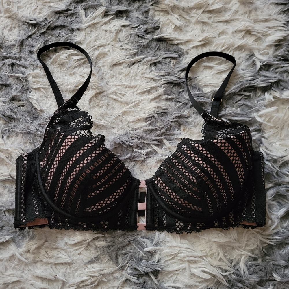 Victoria's Secret lined plunge black bra